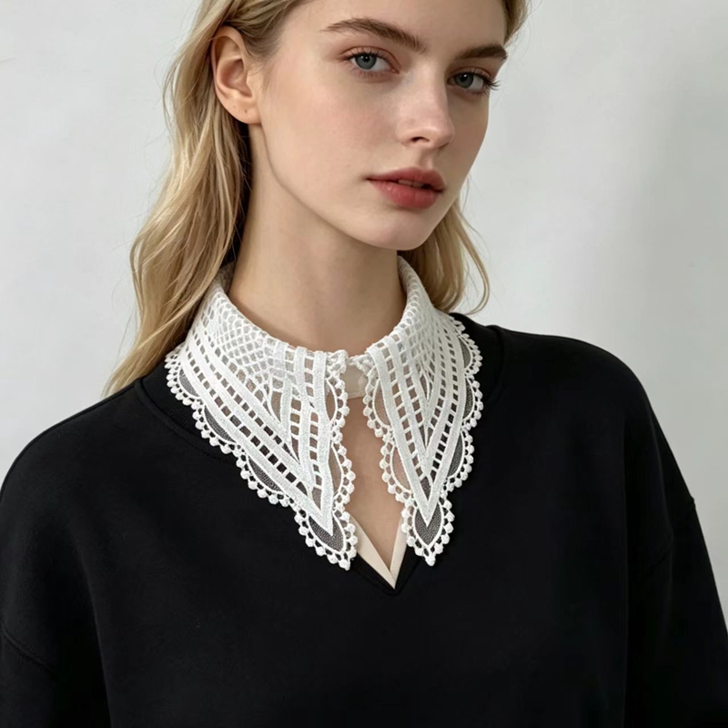 レディホワイト フリル付き付け襟 花柄 刺繍入り 取り外し可 - Shirts のレビューと価格